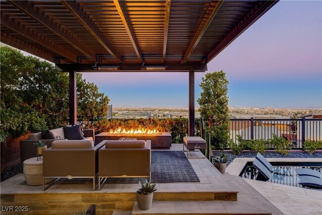 Building Photo - 6300 Clovis Point St