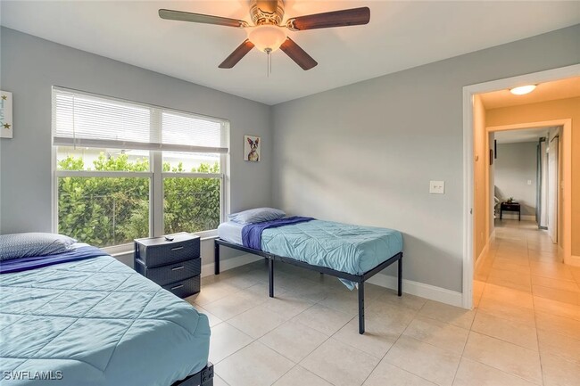 Building Photo - 4836 Tudor Dr