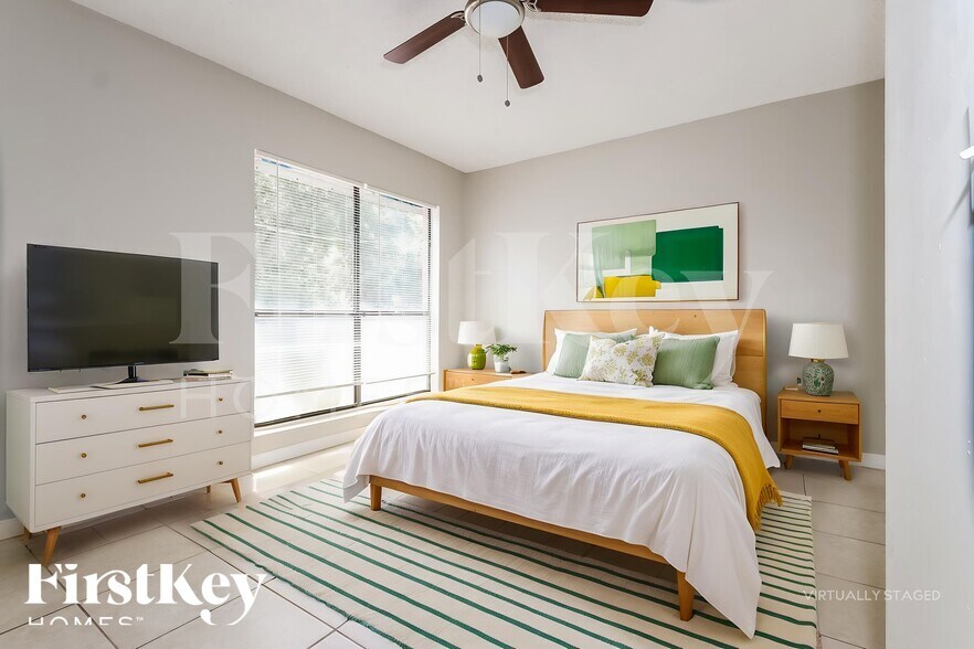 Building Photo - 438 SE Streamlet Ave