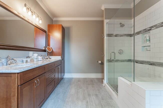 Building Photo - Gorgeous 3bd/2.5ba Two-Story Home Near Downtown Durham, Incredible Location!