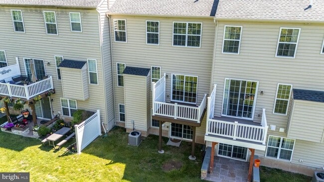Building Photo - 3216 Brookside Dr