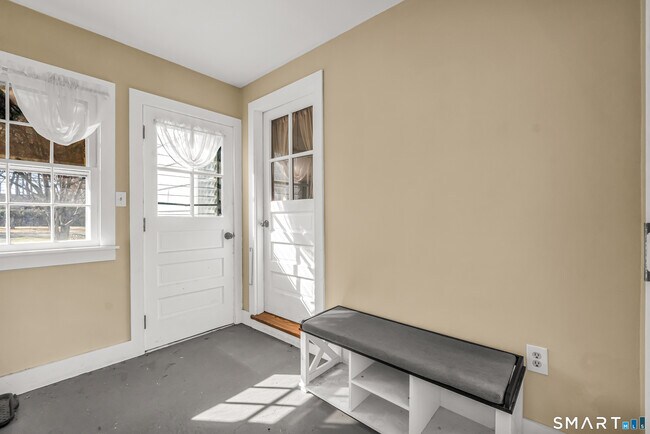 Building Photo - 466 High Hill Rd