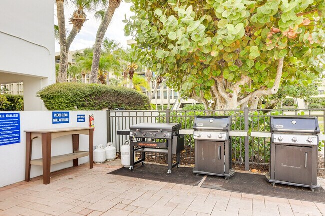 Building Photo - 1109 Gulf of Mexico Dr