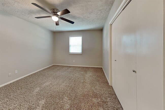 Building Photo - 20206 Monkswood Dr