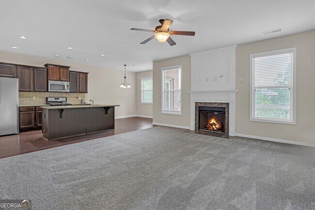 Building Photo - 568 Garden View Ct