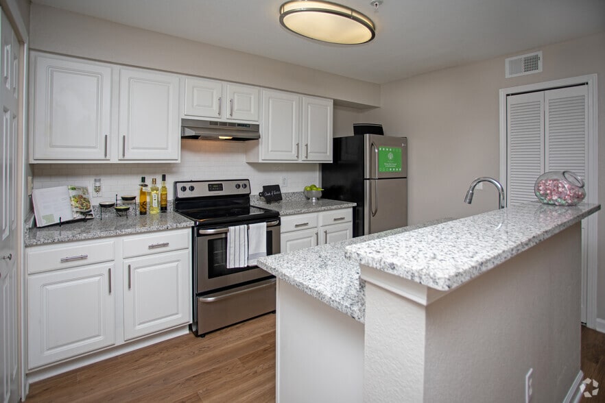 !BR,1BA-878SF - Westcott Apartments