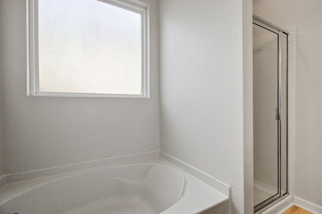 Building Photo - 403 War Admiral Ln