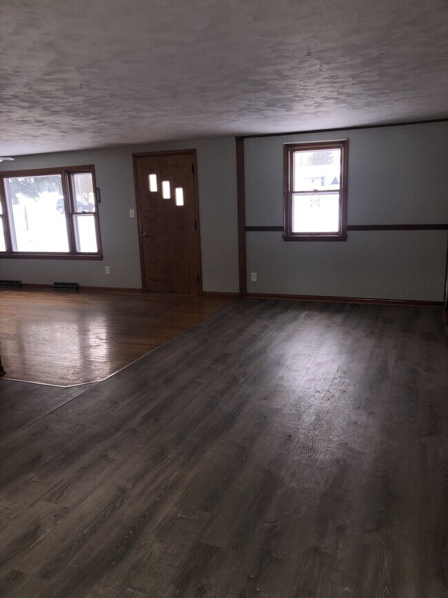 Building Photo - 27489 US-62