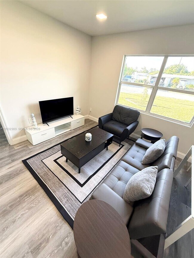 Building Photo - 801 Brodhag Dr
