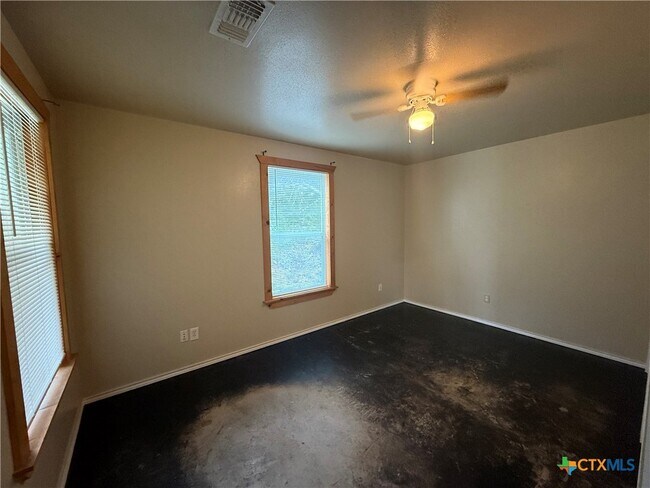 Building Photo - 41340 FM3159