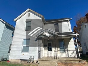 Building Photo - 721 E Pearl St