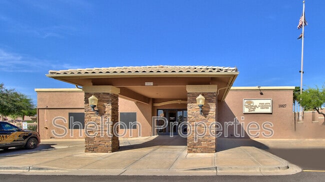 Building Photo - 9418 W Tonto Ln