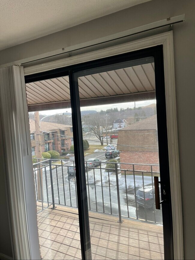 Good Security and views with 3rd floor location - 645 W Lowell Ave