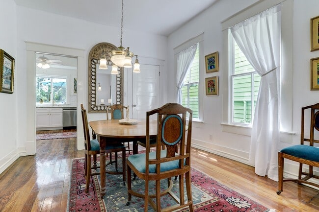 Building Photo - 1221 Sealy Ave