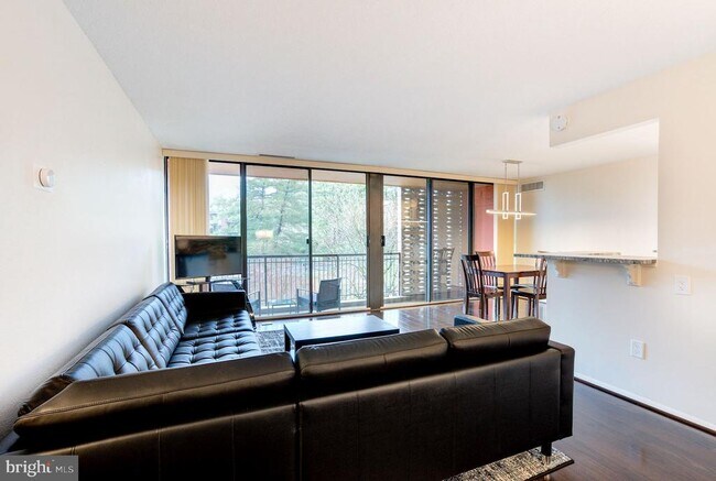 Building Photo - 8 S Van Dorn St