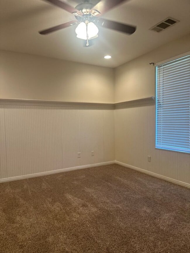 Building Photo - 10004 Jersey Shore Dr