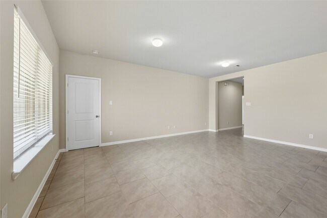 Building Photo - 29606 Foliage Ln