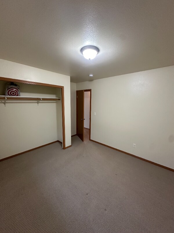 Building Photo - 7722 N Maple St