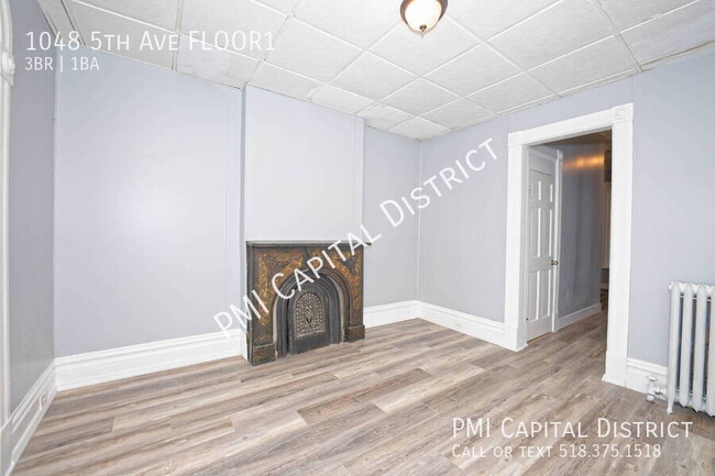 Building Photo - 1048 5th Ave