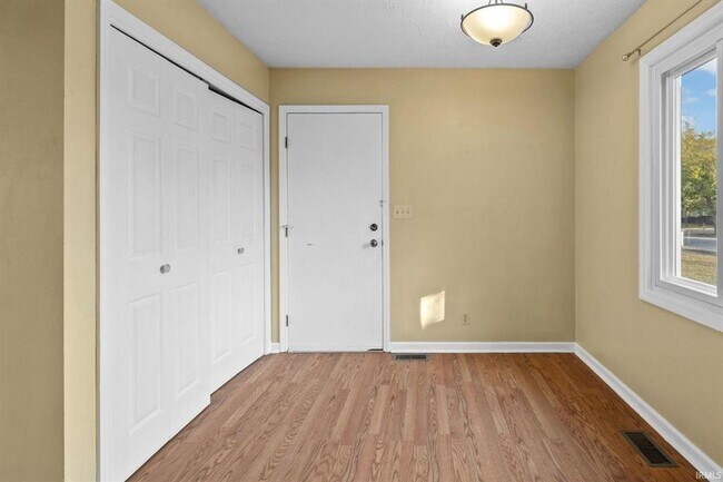 Building Photo - 4 BR Home in Bar Barry Heights