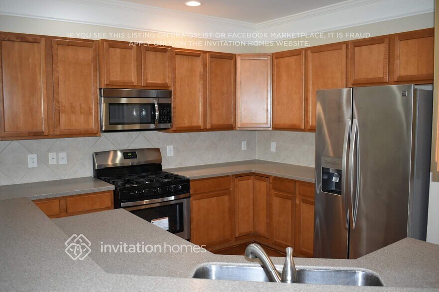 Building Photo - 634 Lorimore Pass