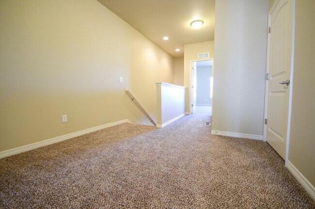 Building Photo - 3836 Manhattan Ave