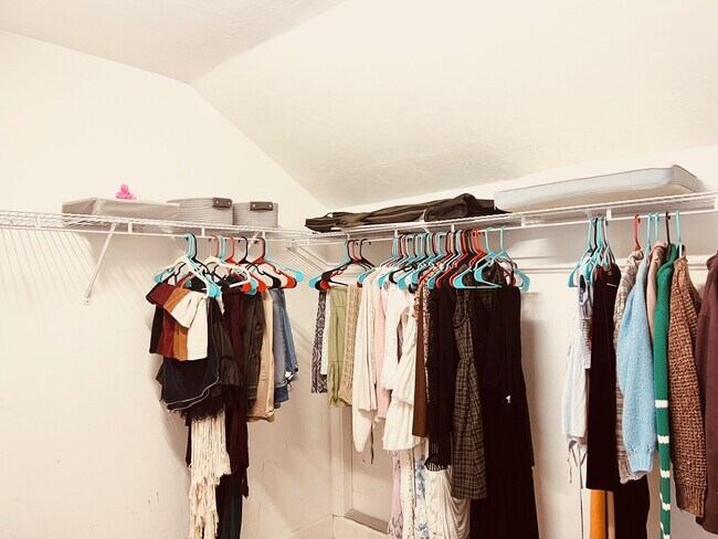 Building Photo - 2204 NW 29th Ave