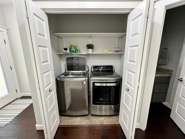 Building Photo - 5068 W Targee St