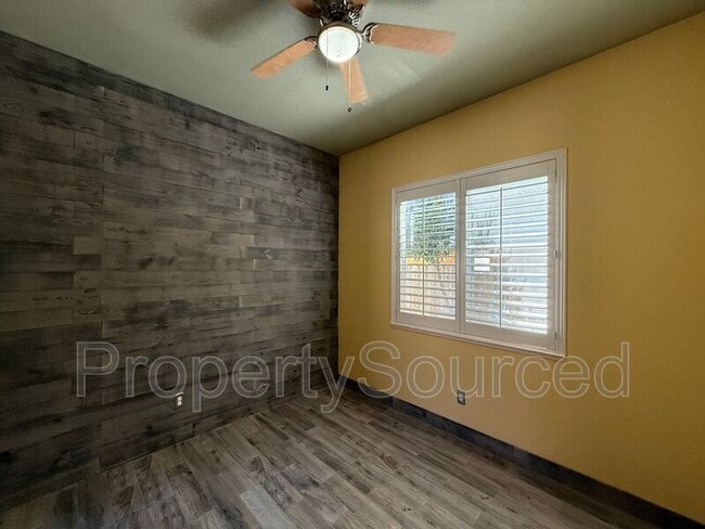 Building Photo - 523 Ruess Rd