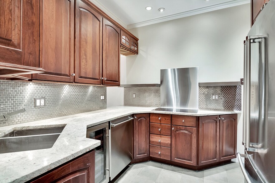 Kitchen 1 - 1228 N Dearborn St