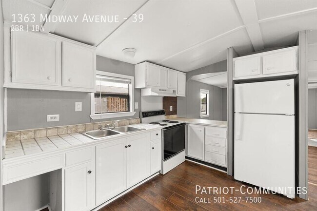 Building Photo - 1363 Midway Ave