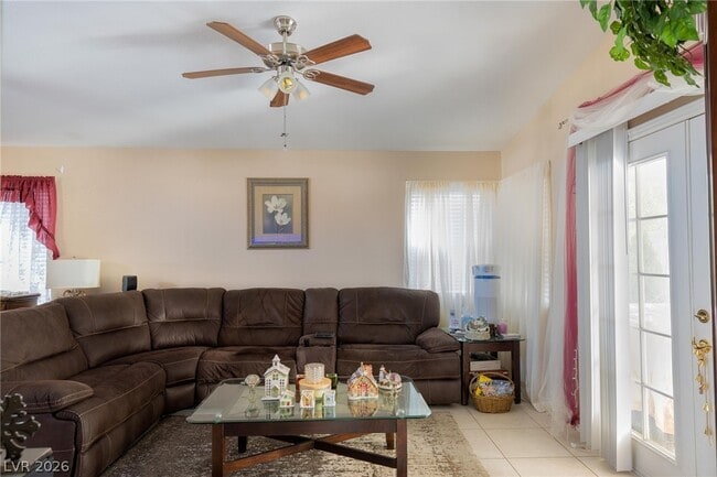 Building Photo - 1563 Raining Hills St