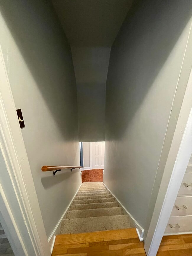 Building Photo - 2318 Storm St