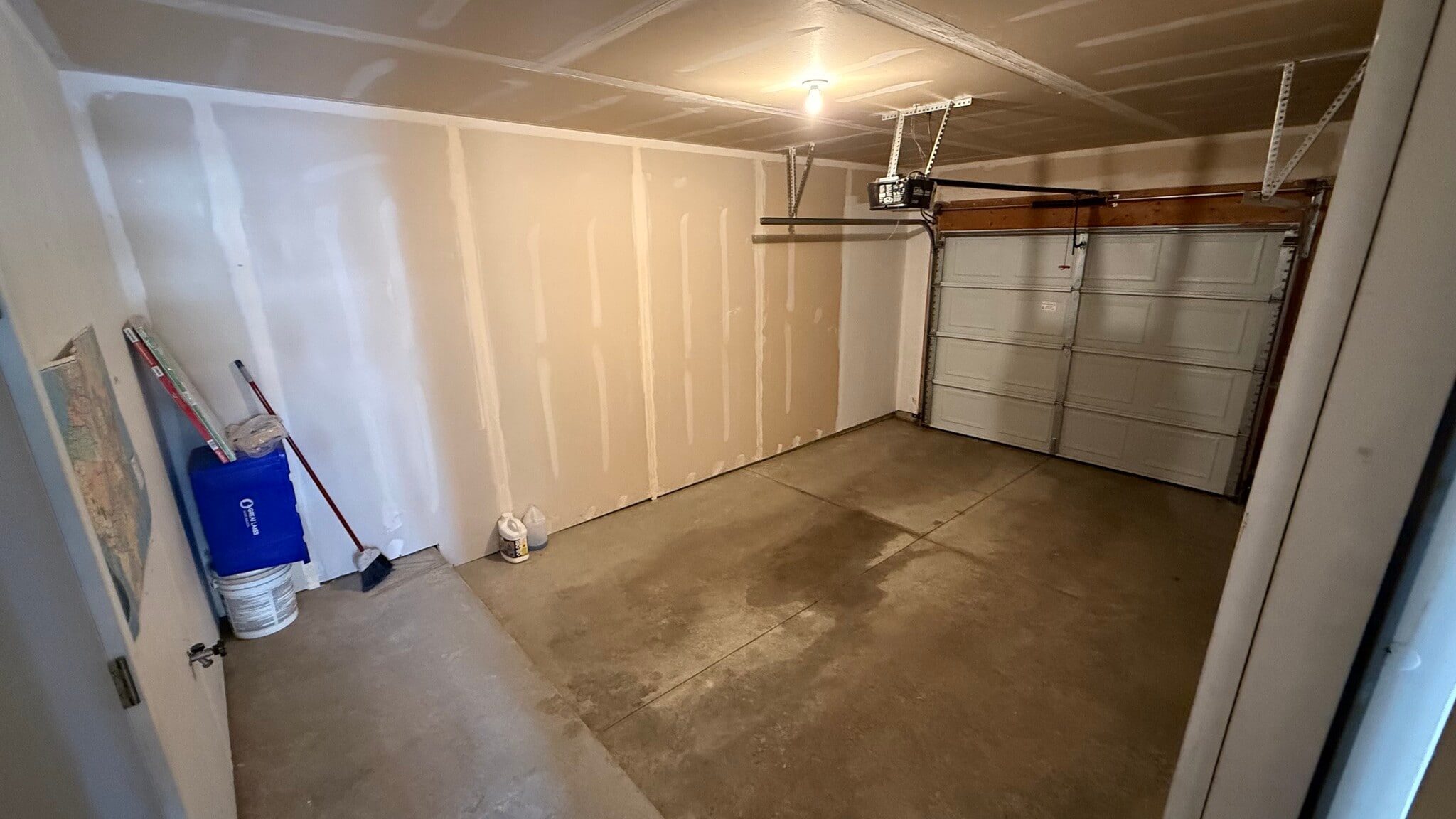 Garage - 4200 Chesapeake Cir