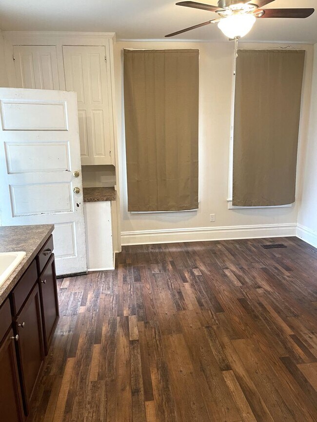 Building Photo - 2-story duplex | 4 bedrooms and 2 full bathrooms