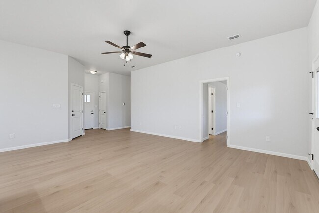 Building Photo - 5642 Abbey Rd