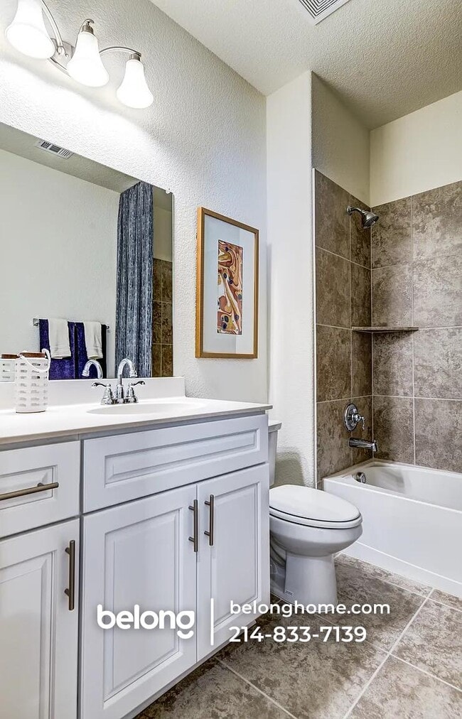 Building Photo - 422 Hazeltine Rd