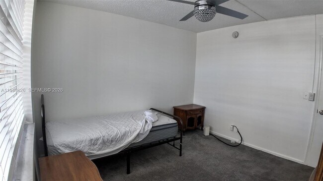 Building Photo - 7220 Lake Cir Dr