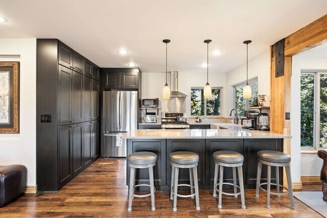 Building Photo - One-of-a-Kind Mountain Home in Park City