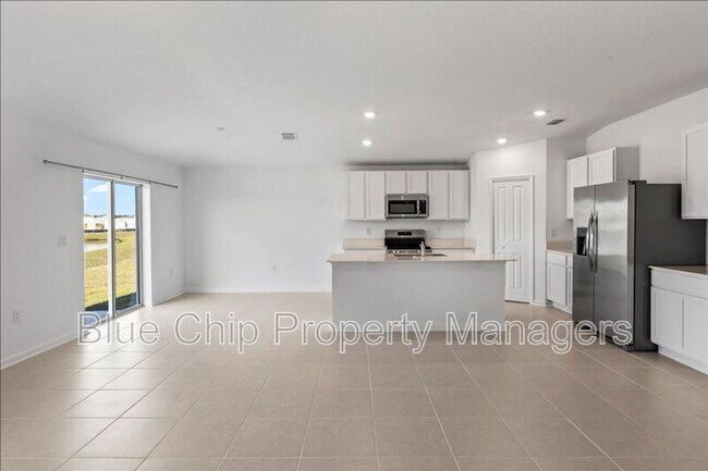 Building Photo - 2295 Green Valley St