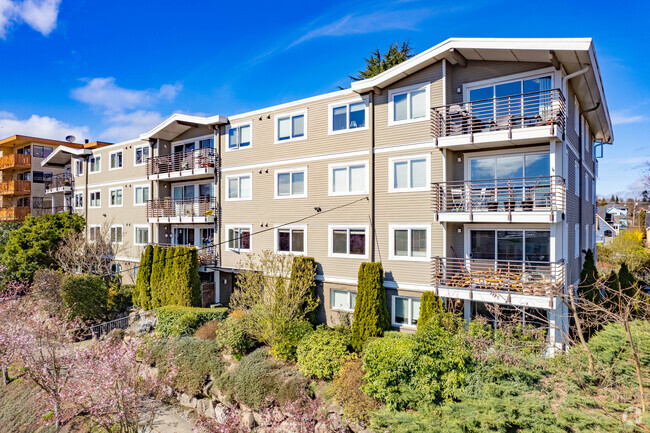Exterior - Mariner Apartments