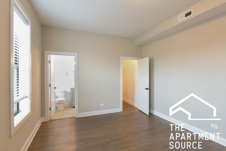 Building Photo - 3405 W Fullerton Ave