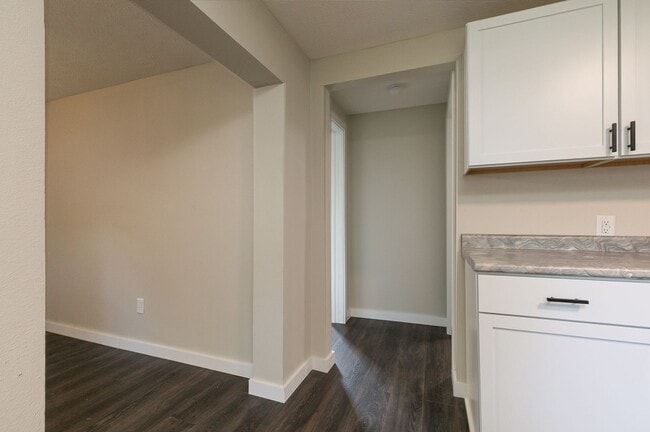 Building Photo - REMODELED 2 Bedroom | 2 Bathroom HOME -- 1...