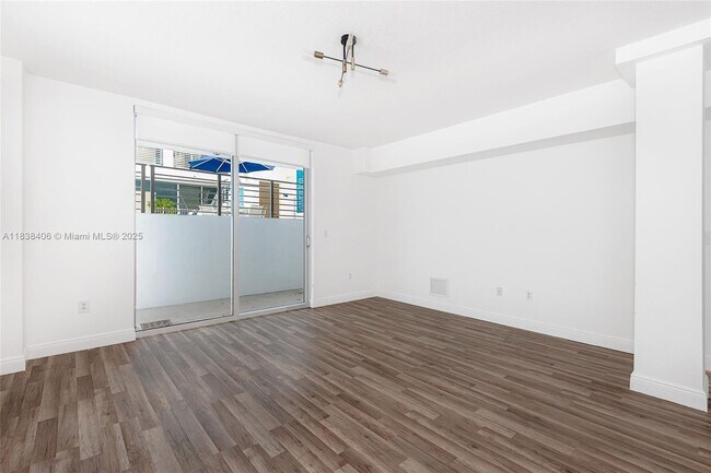 Building Photo - 3339 Virginia St
