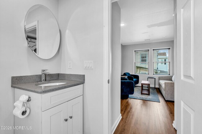 Building Photo - 27 Arnold Ave