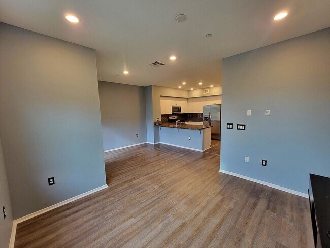 Building Photo - 10244 Artesia Blvd