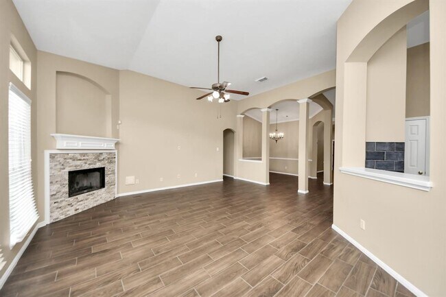 Building Photo - 1603 Martin Lake Dr