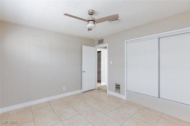 Building Photo - 1300 E Nelson Ave