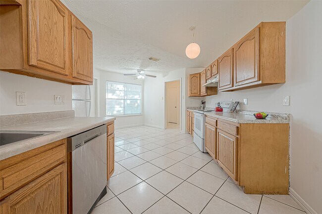 Building Photo - 3806 Embarcadero Dr