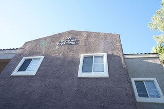 Building Photo - SHOWINGS AVAILABLE NOW